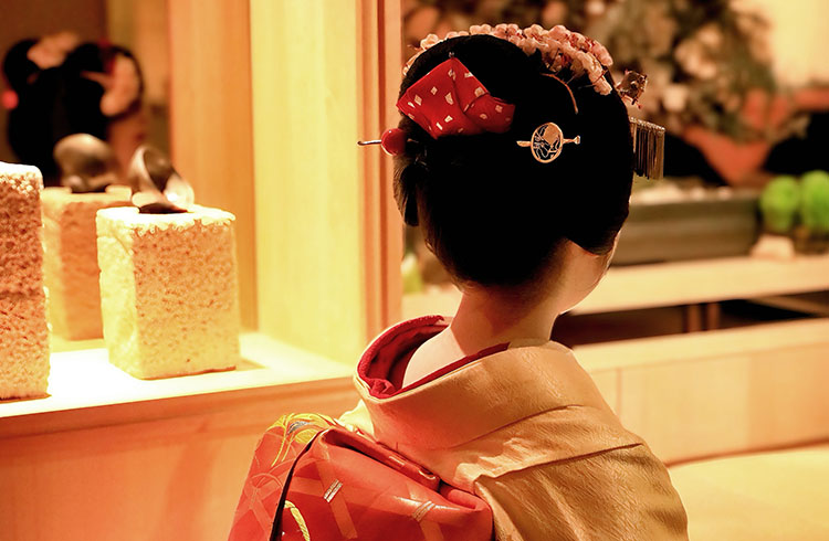 【9月19日限定】舞妓さんと過ごす秋の特別ディナー ～京都の夜、心に残るひととき～